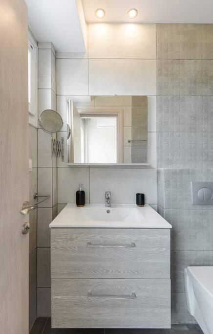 Penthouse Suite In The City Center Szaloniki Kültér fotó