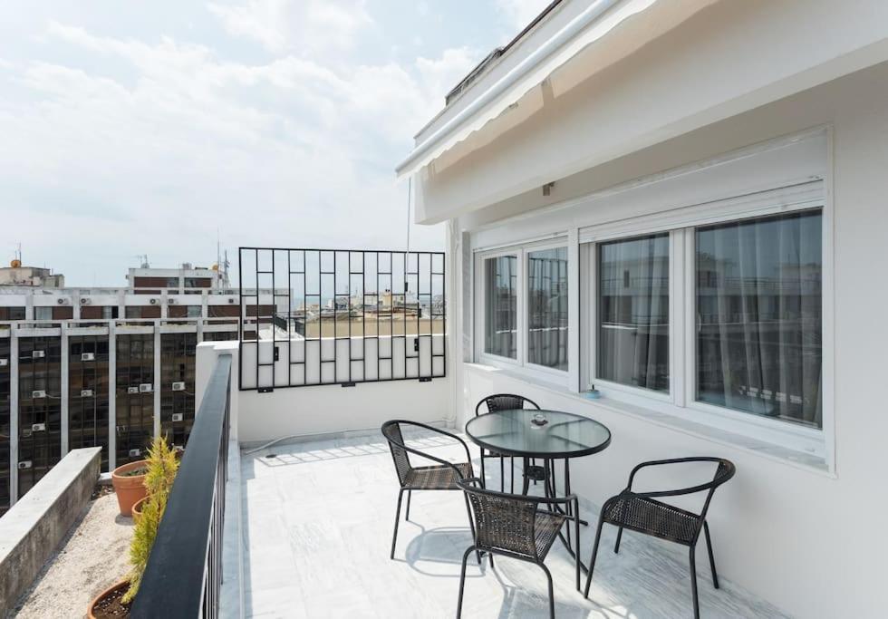 Penthouse Suite In The City Center Szaloniki Kültér fotó